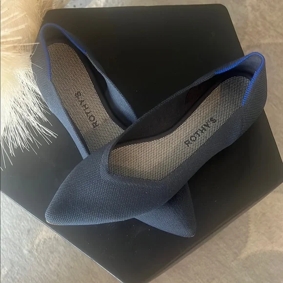 Navy Rothy’s The Point Flats Size 11.5 - Picture 3 of 3